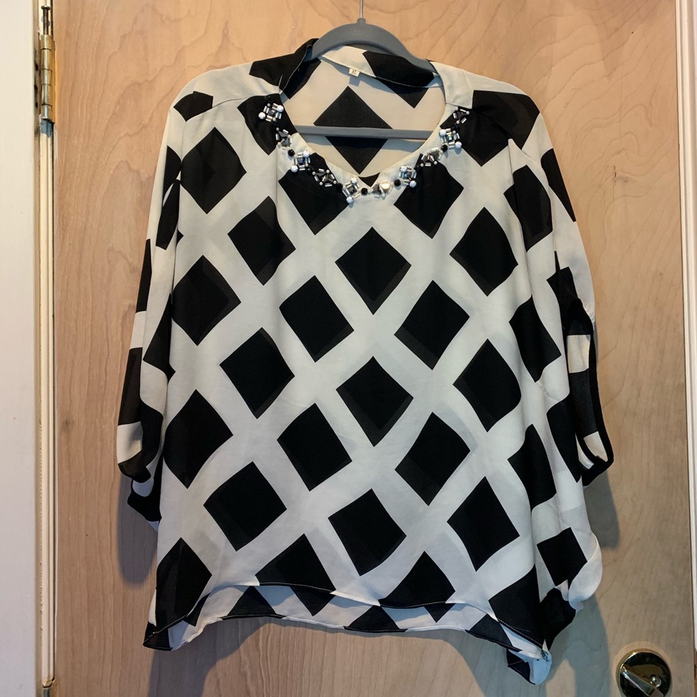 Black and white top